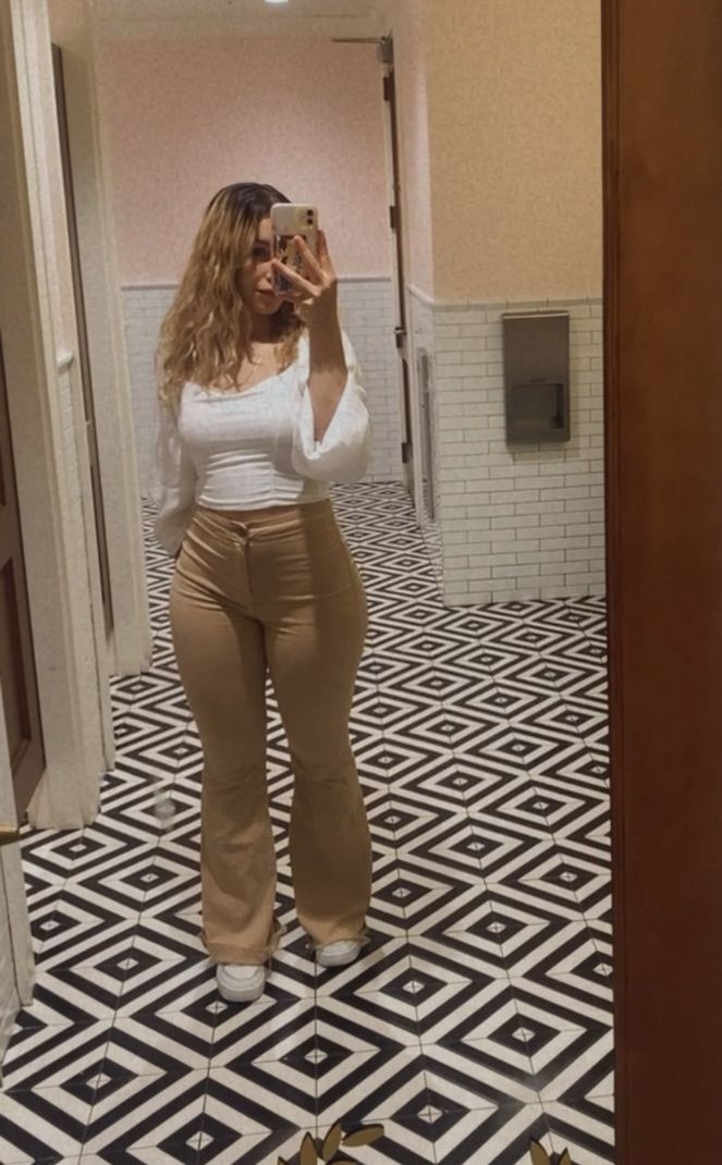 Fashion nova flare khaki jeans🥺 #fashionstyle #outfitstyle #fall fashion #flared #flaredpants #flaredfashion #whitetop #whiteshirtoutfit #casualoutfit #interview Outfits With Khaki Flare Pants, Khaki Flare Jeans Outfit, Khaki Bell Bottoms Outfit, White Shirt And Khaki Pants Outfit Women, Light Brown Flare Pants Outfit, Tan Bootcut Pants Outfit, Flared Khaki Pants, Flared Khaki Pants Outfit, Fall Khaki Pants Outfit