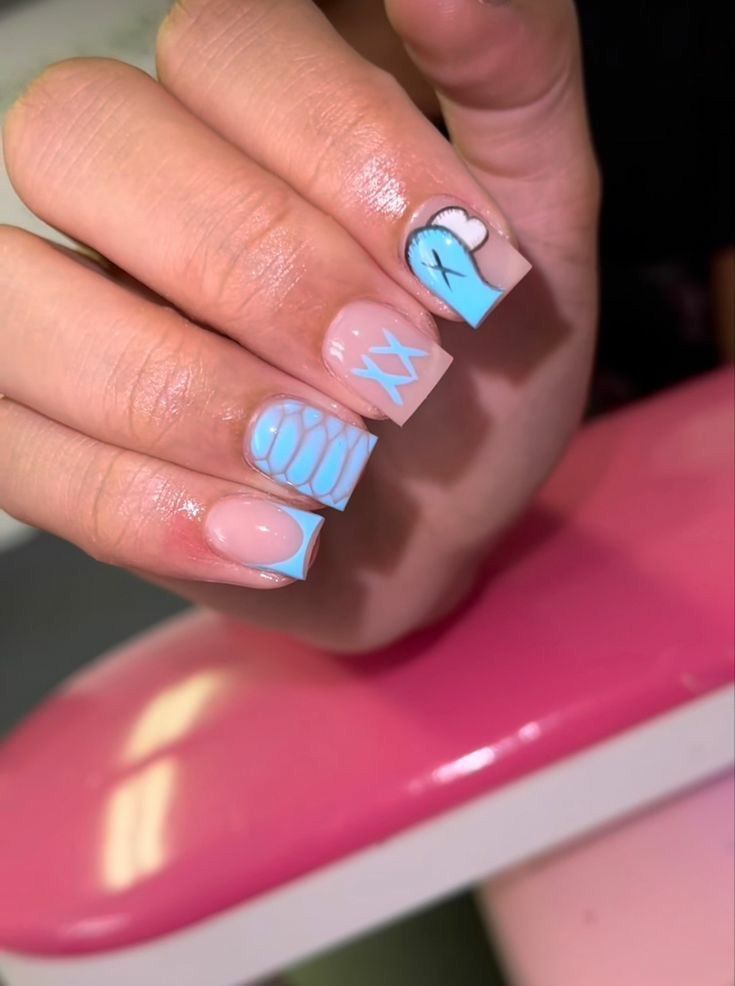 Shorter Nail Ideas, Nail Ideas Summer Short, Summer Short Nail Ideas, Kaw Nails, Short Nail Summer, Nails Ideas Simple Summer, Blue Nail Short, Cute Short Nail Sets, Nail Set Short