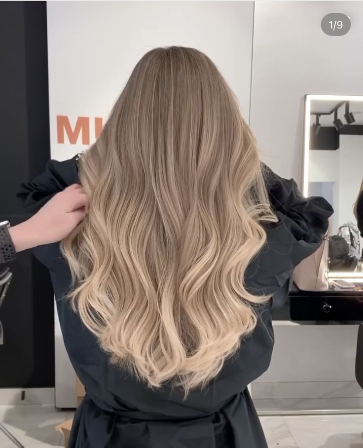 Beige Blonde Hair, Perfect Blonde Hair, Dark Blonde Hair Color, Hair Blond, Ombre Hair Blonde, Cool Blonde Hair, Brunette Hair With Highlights, Dyed Blonde Hair, Dark Blonde Hair