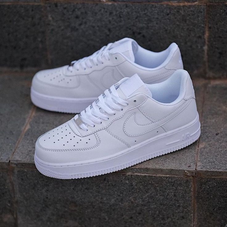 Girls Shoes Teenage, Nike Casual Shoes, Nike Air Force 1 Outfit, Nike Shoes Women Fashion, Whatsapp Business, Preppy Shoes, Jordan Shoes Girls, Pretty Shoes Sneakers, All Nike Shoes