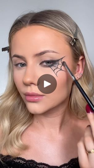 439K views · 43K reactions | easy halloween hack: spiderweb edition 🕷️🕸�️ this actually works so well!! ib @hollierose.mua | Embla Gabríela Wigum | moribyan · Original audio Easy Halloween Makeup Spiderweb, Spiderweb Face Makeup, Cute And Easy Halloween Makeup, Halloween Work Makeup, Spiderweb Face Paint, Easy Halloween Makeup For Work, Easy Work Halloween Costumes, Spiderweb Eye Makeup, Halloween Makeup For Work