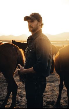 Cowboy Man Aesthetic, Bourbon And Lies Victoria Wilder, Country Aesthetic Men, Cowboys With Tattoos, Country Man Aesthetic, Long Hair Cowboy, Cowboy Handsome, Cowboy Aesthetic Men, Bourbon Aesthetic