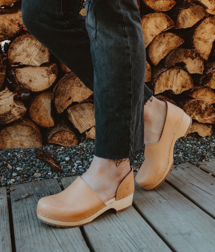 Brett low closed-back clogs in ecru veg tan | Sandgrens Comfortable Closed Toe Clogs With Leather Sole, Comfortable Clogs With Arch Support, Spring Clogs With Arch Support And Medium Width, Slip-on Clogs With Low Heel And Leather Sole, Classic Clogs With Wooden Heel And Round Toe, Comfortable Clogs With Stacked Heel And Round Toe, Slip-on Clogs With Rubber Sole Low Heel, Clogs With Arch Support And Medium Width, Clogs With Arch Support And Round Toe