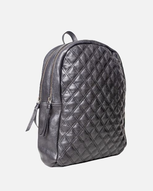 Introducing the Bekema leather backpack, expertly crafted from premium quality leather to meet the highest standards of durability and style. Featuring a soft diamond patterned texture, it exudes refined elegance.The clean lines and understated design make it perfect for those who appreciate a minimalist approach to fashion. PRODUCT DETAILS Dimensions: 10.2" L x 3.5" W x 14.2" H Material: Premium Leather Closure: Zipper Compartments: 2 Pockets / inside: 1 (1 zippered ) Strap handle drop: 8.7" Sh Women Leather Backpack, Black Leather Backpack, Diamond Pattern, Modern Woman, Inside Pocket, Textures Patterns, Leather Backpack, Leather Women, Leather Bag