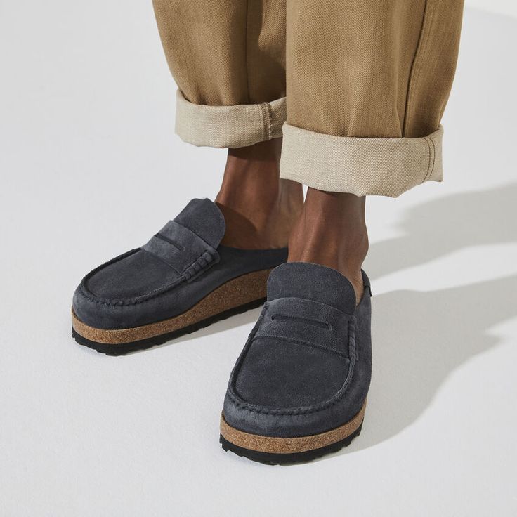 Birkenstock Styles, Birkenstock Outfit, Birkenstock Men, Construction Details, Hipster Mens Fashion, Winter Outfits Men, Suede Loafers, Birkenstock Shoes, Inspired Dress