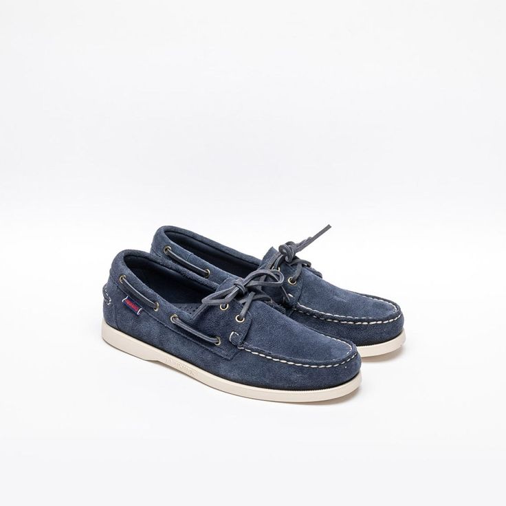 Boat loaferBlue navy suedeDerby lacingRubber soleReference: 7111PTW-908 Blue Navy/I Navy Suede Loafers With Rubber Sole, Casual Blue Suede Boat Shoes, Blue Low-top Moccasins With Rubber Sole, Blue Suede Moccasins With Plain Toe, Casual Blue Plain Toe Boat Shoes, Blue Suede Boat Shoes With Round Toe, Classic Low-top Suede Boat Shoes, Casual Navy Suede Loafers, Classic Blue Boat Shoes With Rubber Sole