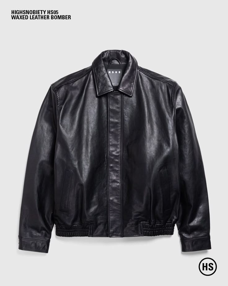 The HS05 boxy-fitting leather jacket comes with a bovine leather outer that has been given a waxed finish. ⁠ ⁠ The outerwear style is enhanced with snap button cuffs and a foldover placket that covers the zip closure. Side slant pockets complete the look, while the satin-lined interior features an internal hang loop and pocket for added convenience.⁠ ⁠ We paired this jacket with the Séfr Otis Trouser, a luxe pant style made from a coated cotton blend cloth originating from Italy. The fabric i... Black Leather Jacket Men, Adrette Outfits, Men Leather Jacket, Leather Jacket Men Style, Classy Outfits Men, Concept Clothing, Street Fashion Men Streetwear, Easy Trendy Outfits, Men Fashion Casual Outfits