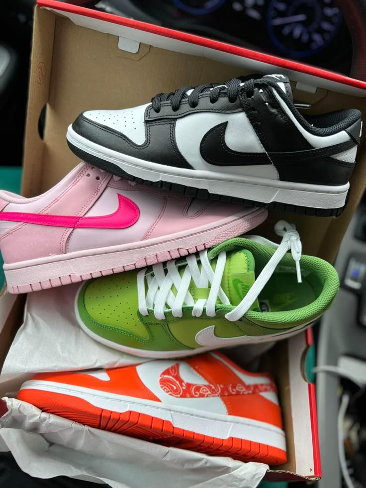 Trending Footwear, Nike Shoes Women Fashion, Pretty Sneakers, Jordan Low, Nike Shoes Air Force, Trendy Shoes Sneakers, Preppy Shoes, Pretty Shoes Sneakers, Jordan Shoes Retro