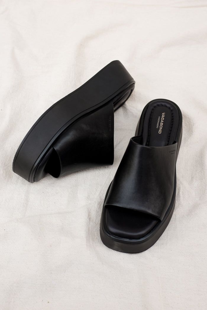 Platform Black Slides, Platform Slides Outfit, Black Platform Slides, Slip In Shoes, Platform Shoes Outfit, Chunky Slides, Summer Shoes Women, Slide On Shoes, Simple Heels