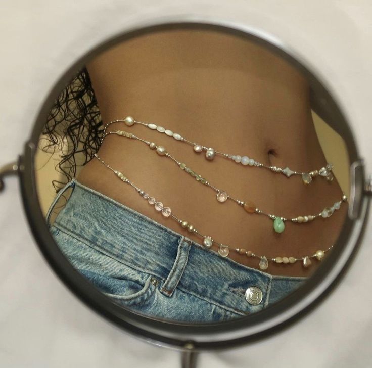 𝜗 (@bilasrv) on X Chain Outfit, Waist Jewelry, Crystal Bead Jewelry, Belly Jewelry, Jewelry Accessories Ideas, Belly Chain, Funky Jewelry, Jewelry Lookbook, Body Chain Jewelry