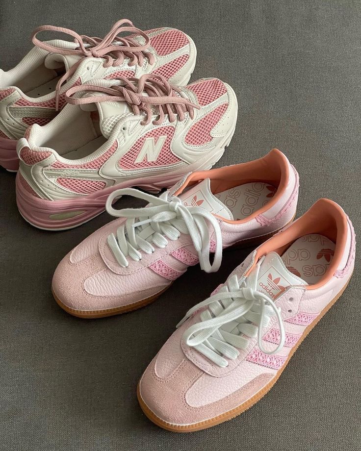 Adidas Bermuda, Glamouröse Outfits, Pretty Shoes Sneakers, Shoe Wishlist, Sneakers Pink, Cute Sneakers, Girly Shoes, Shoe Inspo, Aesthetic Shoes