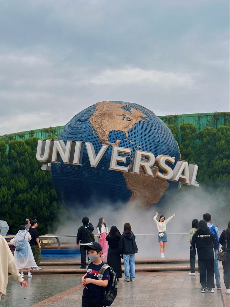 Osaka Universal Studios, Universal Studios Japan Aesthetic, Universal Tokyo, Universal Osaka, Osaka Aesthetic, Universal Japan, Universal Studio Osaka, Lux Lifestyle, Golden Bday