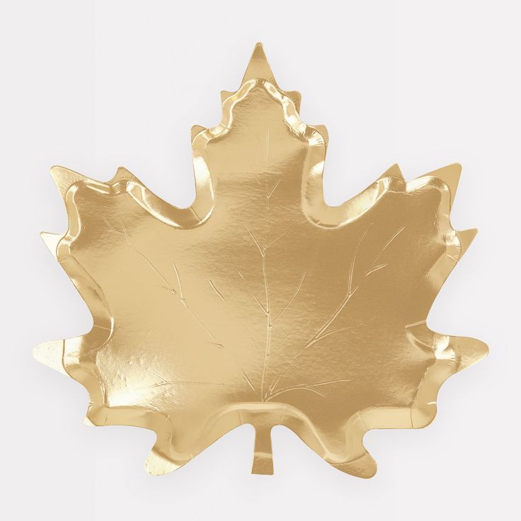 Add shimmer and shine to your Thanksgiving table with our special maple leaf plates with a gold foil finish. Friendsgiving Dinner Party, Thanksgiving Plates, Classic Plates, Lemon Ice Cream, Dinner Party Themes, Candle Cards, Patterned Plates, Leaf Plates, Thanksgiving Table Decorations