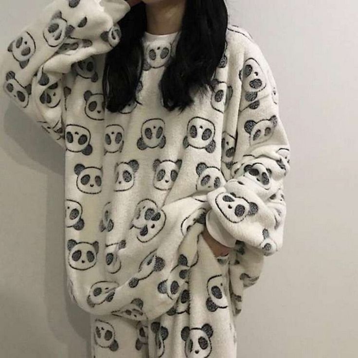 These panda and bear pajamas are the perfect pajama set for a cozy night at home. Drinking hot chocolate by the fire or watching a movie. Set includes: pajama top and pants. Runs small so make sure to size up for comfy fit. Korean Pajamas, Pijamas Women, Womens Matching Sets, Winter Flannel, Animal Pajamas, Warm Pajamas, Pajama Suit, Women Pajamas, Flannel Pajama Sets