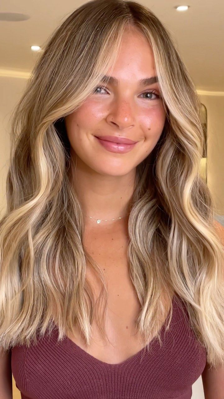 fraisstudios on Instagram: BEACHY hair colour vibes at Frais by @beckyblight_frais 💘💘💘 SUNKISSED warmth in your colour is key to making your skin glow!! The warmer… Hair Colour Blonde Balayage, Hair Highlights On Light Brown Hair, Lived In Medium Blonde, Sunkissed Money Piece, Partial Highlights For Bronde, First Balayage Session, Glaze On Blonde Hair, Blonde Natural Highlights On Dirty Blonde Hair, Baby Lights Dirty Blonde Hair