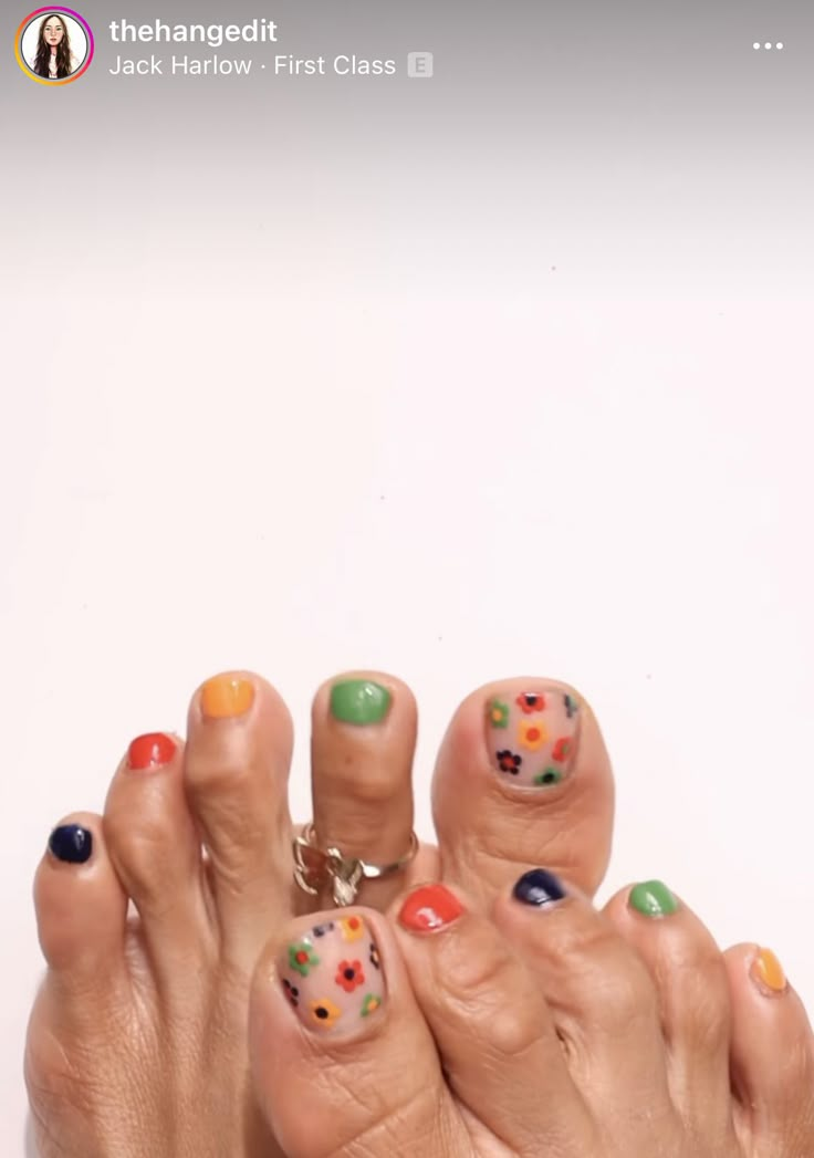 Funky Toe Nail Designs, Funky Pedicure, Fun Pedicure Ideas, Colorful Pedicure, Hippie Nails Boho, Hippie Nail Art, Toenails Designs, Nail Halloween, Halloween Nail Art Ideas