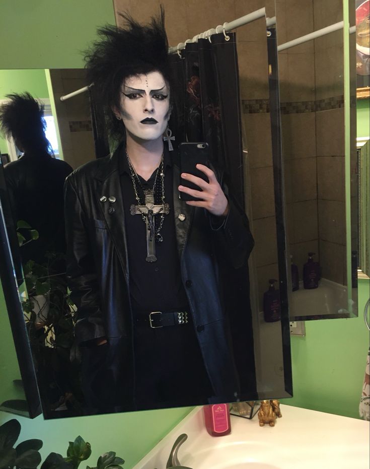 Trad Goth Hair Men, Masc Tradgoth Outfits, Tradgoth Men, Male Trad Goth Makeup, Trad Goth Outfits Masc, Gothic Makeup Men, Goth Men Makeup, Male Trad Goth, Trad Goth Makeup Men