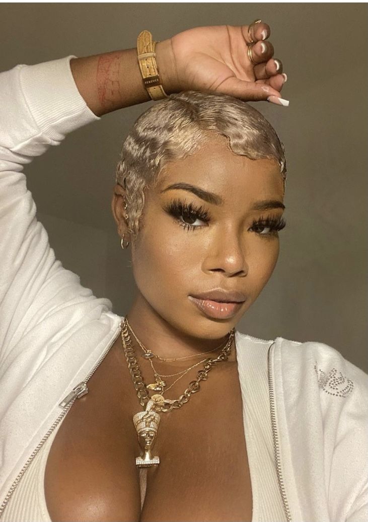 Finger Waves Short Hair, Short Hair Waves, Natural Hair Short Cuts, Short Hair Pixie Cuts, Bald Hair, Short Sassy Hair, Sassy Hair, Penteado Cabelo Curto, Short Natural Hair Styles