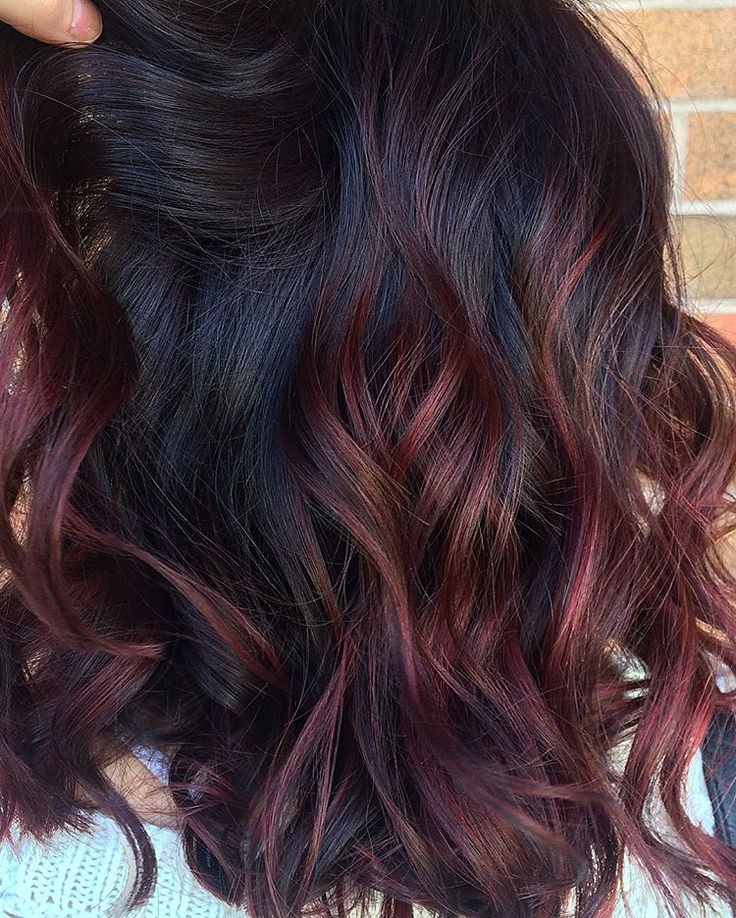 Red ombré done y Hannah! #redken #redombrehair #guelphsalons #ombrehair Brown Ombre Hair Color, Red Balayage Hair, Best Ombre Hair, Hair Color Mahogany, Mahogany Hair, Red Ombre Hair, Brown Ombre Hair, Violet Hair, Hair Color Burgundy