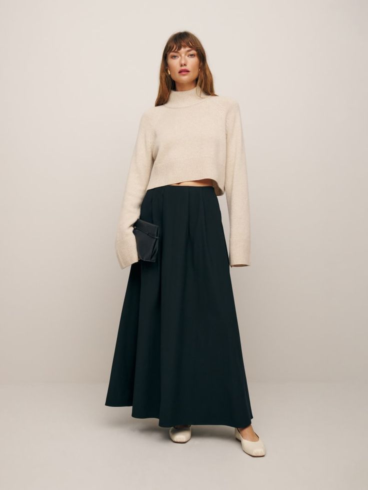 Petites Lucy Skirt Skirt Reformation, Gust Of Wind, Black Skirt Outfits, Maxi Skirt Outfits, Ankle Length Skirt, Black Maxi Skirt, Fashion People, Linen Skirt, Fall Skirts