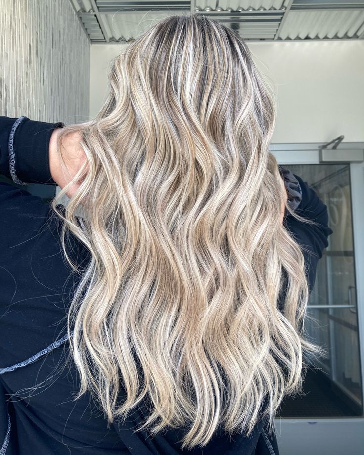 Frosted Highlights, Blonde Dimensional Hair, Ash Blonde Hair Balayage, Balayage Long Hair, Bright Blonde Hair, Hair Contouring, Short Hair Highlights, Summer Blonde Hair, Dark Blonde Hair Color