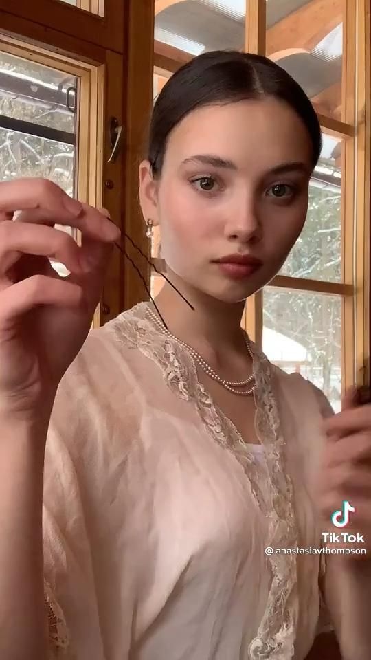 Bolshoi Ballet StudentAnastasia Thompsonlow bun chignon tutorial. Ballerina Low Bun, Hair Chignon Tutorial, Pretty Ballet Bun Ideas, Dance Hairstyles Competition Bun, Ballet Hair Styles Dancers, Hairstyles For Ballerinas, Low Bun Ballet, Ballet Hairstyles Aesthetic, Anastasiavthompson Ballet