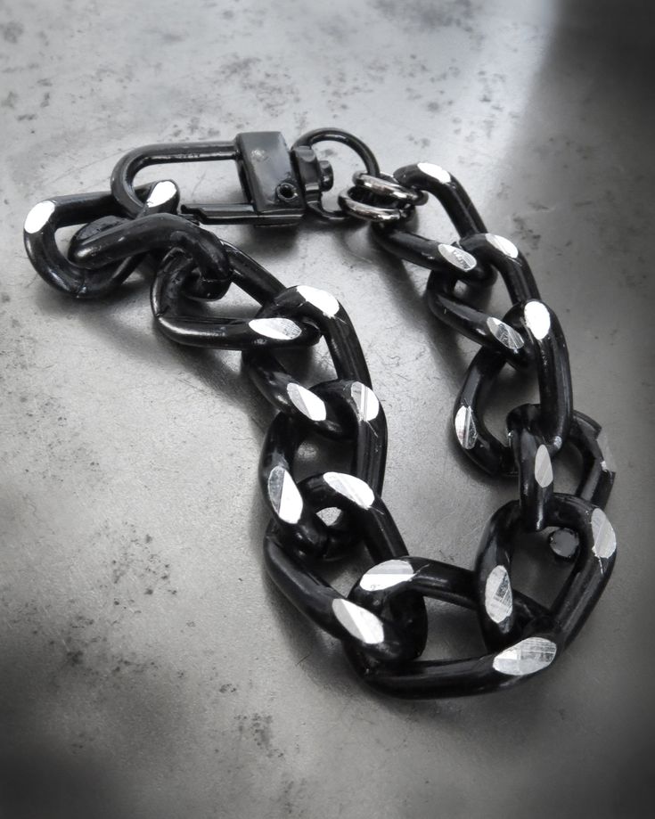 VIBE - Thick Black and Silver Chain Bracelet . Faceted Black Silver Chain Bracelet for Men Women - Unisex Bracelet, Unisex Jewelry Modern Jewellery Design, Silver Chain Bracelet, Black Chain, Unisex Bracelets, Unisex Jewelry, Unisex Design, Chain Link Bracelet, Chain Link, Chain Bracelet