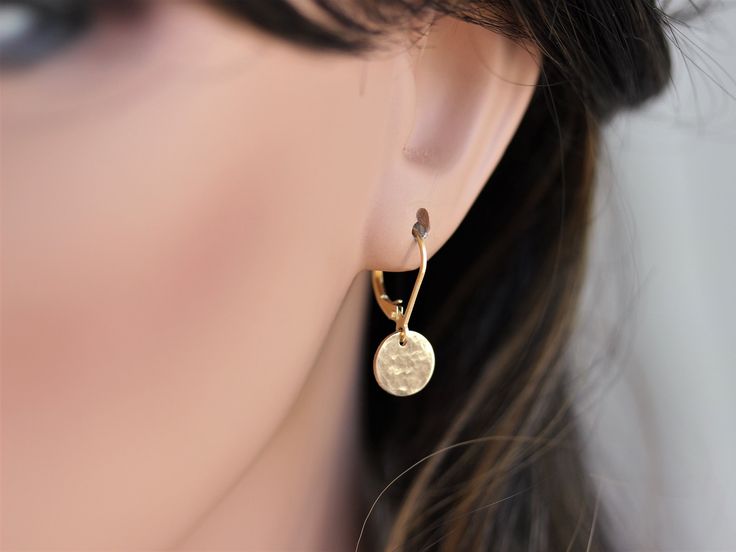 14k Gold Filled Modern Hoop Dangling Disc/Coin Earrings. This beautiful Earrings match with any outfit and comfortable wearing everyday. It can be 14k gold fill or Sterling silver. Then beautiful Earrings consists of -14k gold fill 10mm lever back hoop ,or 12mm or pattern hoops, -14k gold fill 13mmDisc dangle , -Come up with ribbon gift box and -One set of Care instruction package. MORE EARRINGS https://www.etsy.com/shop/rainbowearring1?section_id=22425645 Disc / Coin Necklace  https://www.etsy. Gold Disc Earrings, Dot Earrings, Circle Jewelry, Gold Dot, Ribbon Gift, Hammered Earrings, Minimal Earrings, Dangle Hoop Earrings, Coin Earrings