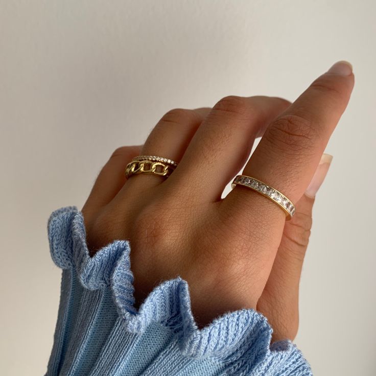 Princess Ring Stack, Royal Rings Aesthetic, 90s Rings Black Women, Black Women Rings Aesthetic, Gold Y2k Rings, Jewelry Combinations, Princess Ring, In Distress, Hair Routines