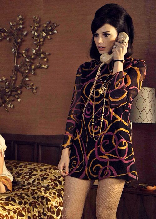 Megan draper Men Dress Outfits, Jessica Pare, 60’s Fashion, Fashion 60s, Mad Men Dresses, Style Hippy, Mode Retro, 60s 70s Fashion, Mad Men Fashion