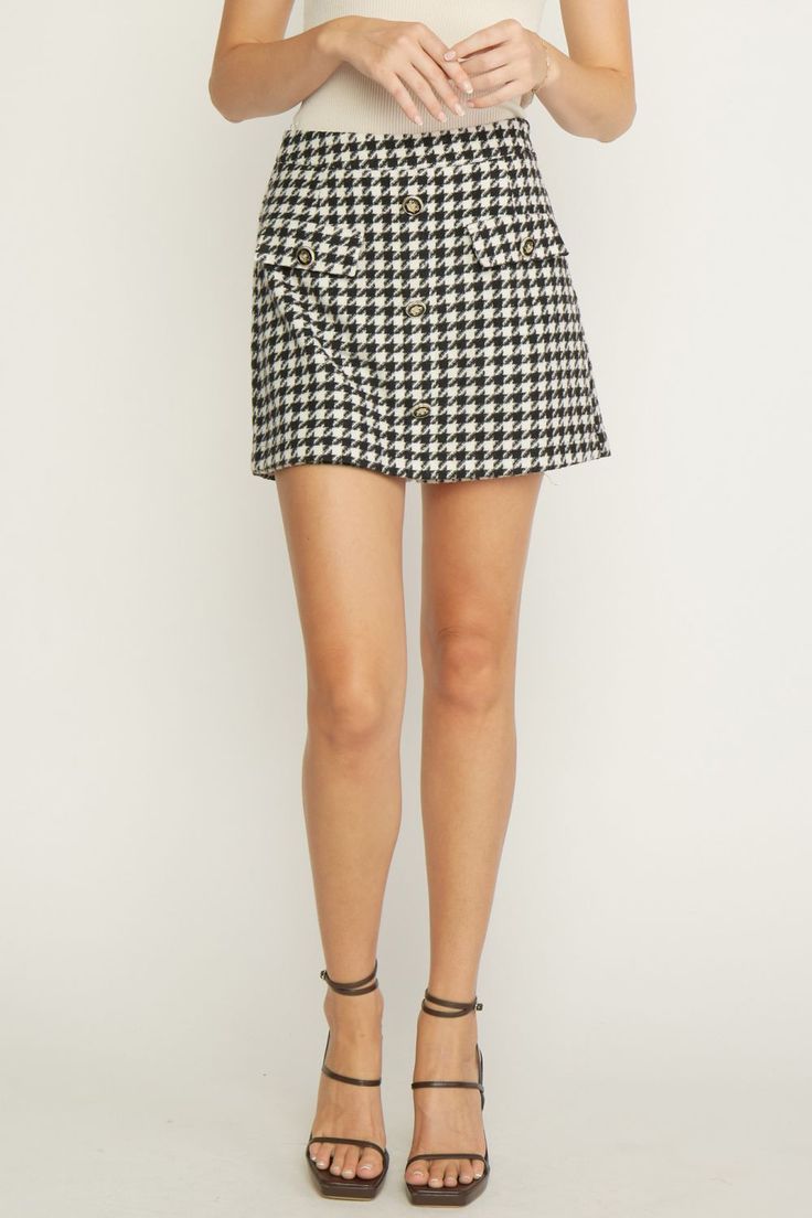 Houndstooth mini skort Brand: Entro Style: P19010 Fabric: 80% POLYESTER 20% WOOL Details: Houndstooth mini skort. Lined. Woven. Non-sheer. Mediumweight. 5'10" and wearing size Small. matching blazer style # J19009 Plus Jumpsuit, Blazer Style, Shoes Heels Wedges, Vest Coat, Sleeveless Bodysuit, Crop Top Sweater, Shoulder Crop Top, Blazer Fashion, Plus Dresses