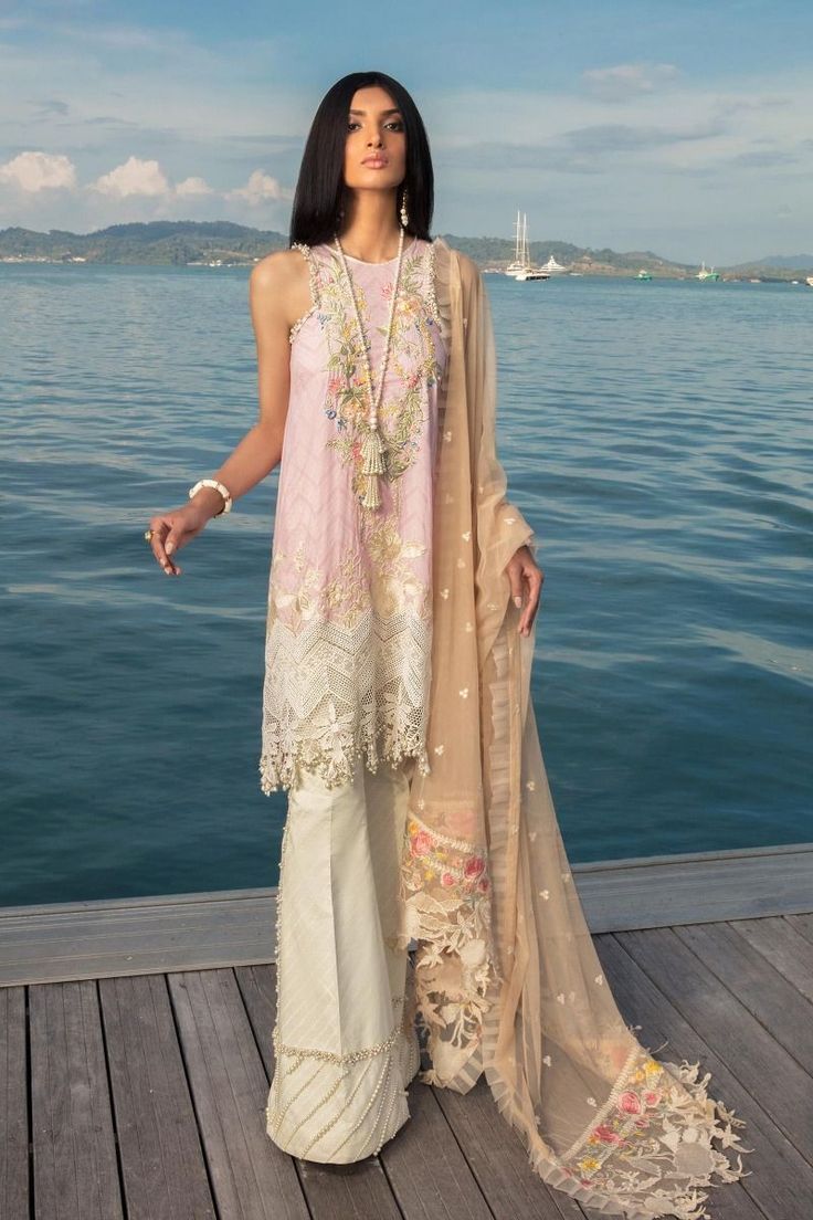 Luxury Lawn Collection By Sana Safinaz emblazoned with beautiful print and embroidered organza patch. Sana Safinaz Summer Collection is very stylish and you can wear these dresses on Party or Eid Events. Buy Online Sana Safinaz new collection at this store and change your look. Shirt: Pretty Shirt in deep baby pink color is embellished with digital printed front and back on lawn fabric. Shirt neckline is decor with embroidered bunch organza and daman is also embellished with organza patch. Shirt Pakistani Suits Online, Lawn Dress, Kurti Collection, Chiffon Collection, Ethnic Looks, Sana Safinaz, Pretty Shirts, Lawn Fabric, Lawn Suits