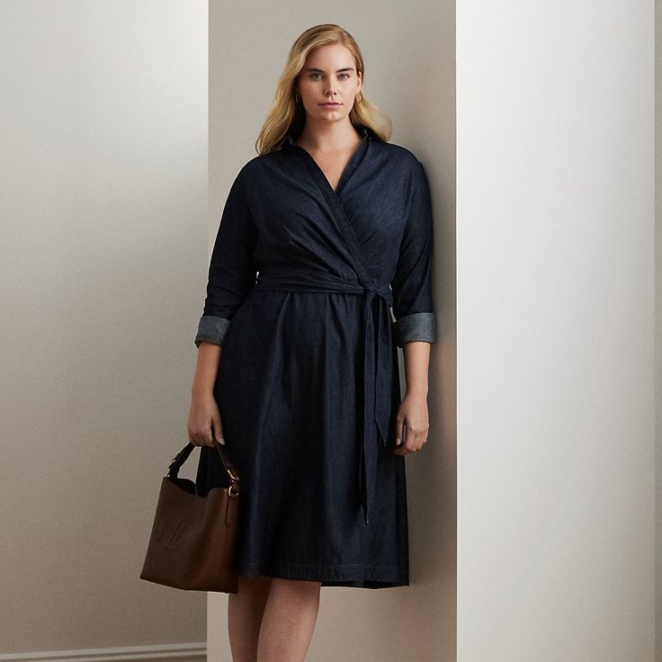 A faux-wrap bodice a belted waist and side on-seam pockets define the easy character of this midi dress which is embellished with “LRL”-engraved buttons for a signature touch. A comfortable right-hand twill construction amplifies its casual appeal. Ralph Lauren Denim, Long Sleeve Midi, Long Sleeve Midi Dress, Bodice, The Dress, Top Brands, Dress Outfits, Midi Dress, Ralph Lauren