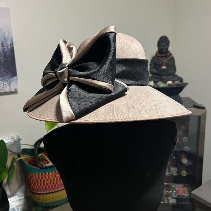 Great Condition, Wedding Wear, Tea Party, English Style. Classic Beige Hat For Evening, Elegant Beige Hats For Events, Chic Cream Formal Hat, Beige Adjustable Party Hat, Formal Brown Hat, Classic Fitted Party Hats, Chic Beige Church Fascinator, Fitted Beige Hat For Events, Elegant Brown Wide Brim Hat