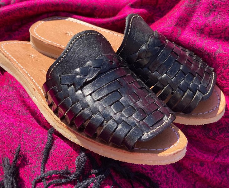 Experience the authentic craftsmanship of Mexico with our handmade Huaraches, skillfully crafted by Mexican artisans 🌞 For the perfect fit, we recommend selecting a size down if you wear a half size (e.g., if you typically wear 8.5, choose size 8). Our Huaraches feature premium leather that naturally stretches and molds to your feet over time, ensuring personalized comfort with every step. Discover more styles and join our community on Instagram! Follow @currashop for exclusive updates and insp Mexican Sandals, Handmade Sandals, Slow Fashion, Women's Shoes Sandals, Womens Sandals, Shoes Sandals, Porter, Perfect Fit, The Selection