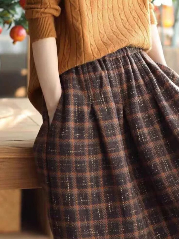 Jupe trapèze à carreaux ample et décontractée d'automne – Babakud Winter Midi Skirt With Pockets, Fall Flared Skirt With Pockets, Fall Flared Skirt Bottoms With Pockets, Plaid Lined Skirt For Winter, Fall Flared Mini Skirt With Pockets, Cotton Lined Mini Skirt For Winter, Brown Lined Skirt For Winter, Casual Knee-length Winter Skirt, Winter Brown Lined Skirt