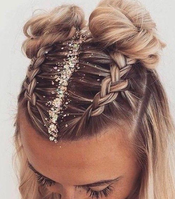 Nye Hairstyles, Peinados Fáciles Para Cabello Corto, Penteado Cabelo Curto, Festival Hair, Holiday Hairstyles, Short Hairstyle, Glitter Hair, Black Braids, Box Braids Hairstyles