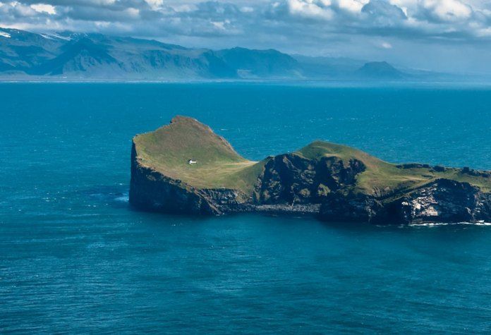 an island in the middle of the ocean