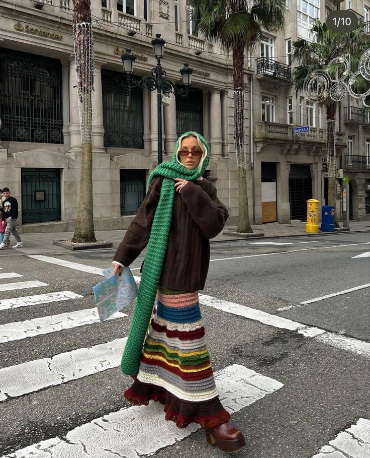 Oversized green scarf, Maxi crocheted skirt, red chunky heeled boots, funky, winter outfit inspiration Brunch Outfit Cold Weather, Knit Maxi Skirt Outfit, Knit Scarf Outfit, Winter Maxi Skirt Outfit, Euro Winter, Crochet Skirt Outfit, Outfit Cold Weather, Sofia Coelho, Long Green Skirt