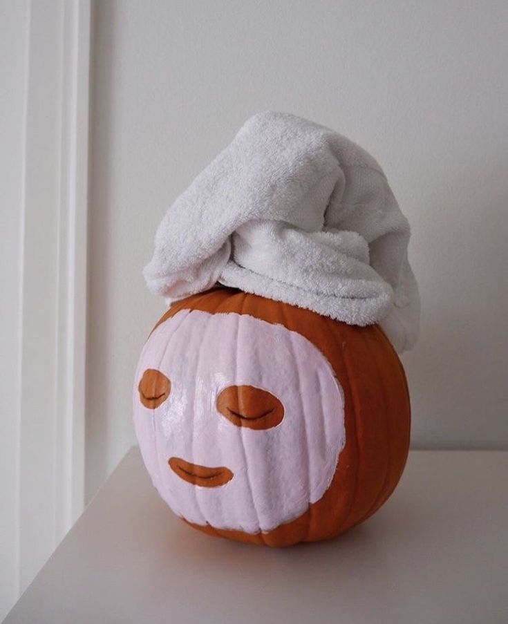 Pumpkin Facial, Esthetician Inspiration, October Vibes, Esthetician School, Esthetician Room Decor, Esthetics Room, Spa Room Decor, Esthetician Marketing, Autumn Skincare