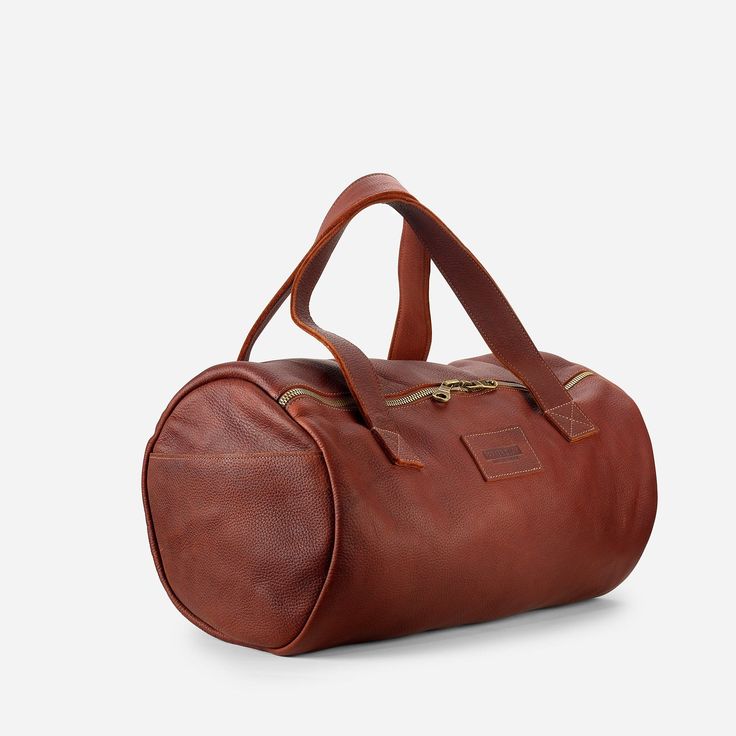 The Omo Overnight Bag is perfect for those looking to travel light on a quick getaway. It can be carried by its handles, or worn as a backpack for hands free adventures. Overnight Travel Bag, Leather Weekender Bag, Quick Getaway, Leather Weekender, Travel Duffle Bag, Travel Duffle, Duffle Bag Travel, Best Bags, Leather Travel