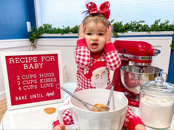 Creative christmas themed baby announcement idea for second baby. Christmas cookies. Letter board baby announcement. Baking preganancy announcement. Oh no baby number 2. Big sister. Baby brother. Baby sister. Baby on the way Baking Pregnancy Announcement, Brother Christmas Card, Card Outfit, Christmas Card Pregnancy Announcement, Sibling Baby Announcements, Holiday Baby Announcement, Valentines Baby Announcement, Baby 2 Announcement, Second Baby Announcements