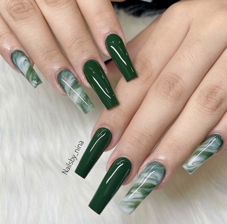 Trendy Nail Designs Unique Winter, Green Coffin Acrylic Nails, Blue And Green Nails Designs, Emerald Nails, Green Acrylic Nails, Tech Ideas, Emerald Green Dress, Marble Nail Designs, Green Nail Designs