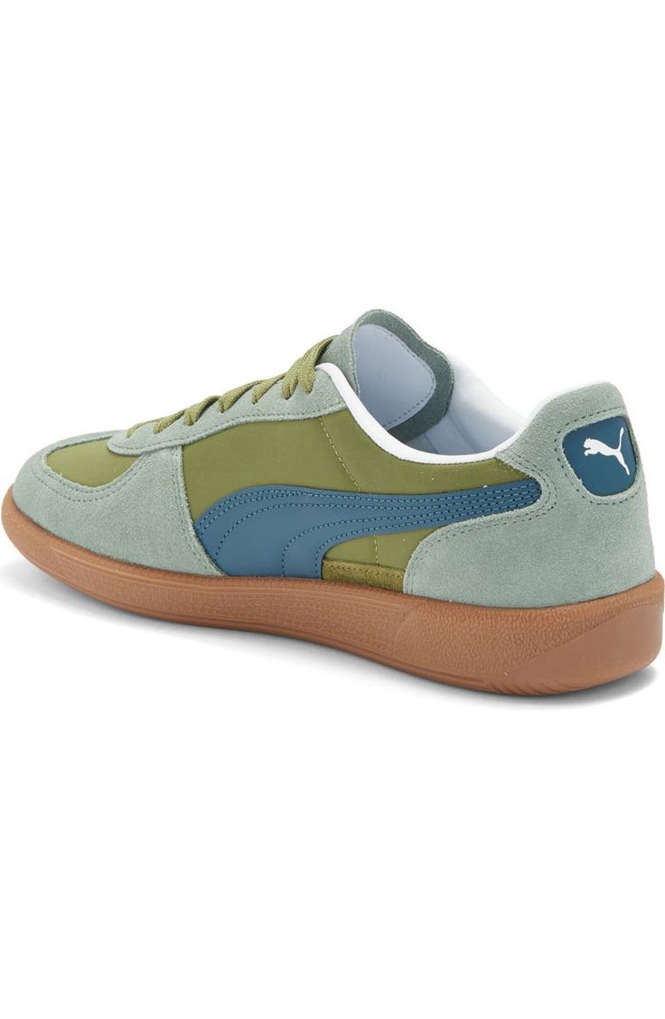 Retro Mid-top Skate Shoes With Gum Sole, Retro Sneakers With Gum Sole For Sports, Textile Sneakers With Rubber Heel Cap For Streetwear, Green Suede Lace-up Skate Shoes, Green Suede Skate Shoes With Gum Sole, Retro Low-top Skate Shoes For Sports, Retro Low-top Sneakers With Rubber Sole, Retro Mid-top Sneakers With Vulcanized Sole, Retro Low-top Sneakers With Gum Sole