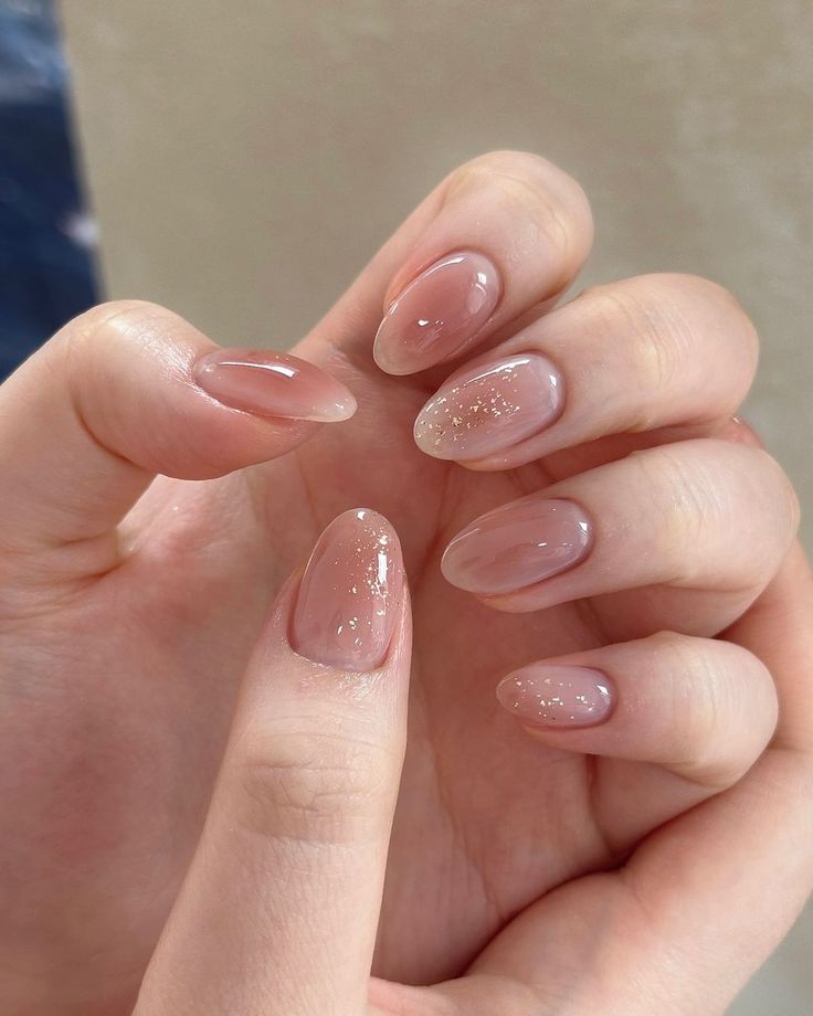 Small Nails Design Fall, Cute Korean Fall Nails, Japanese Natural Nails, Nail Inspo For Natural Nails, Semi Formal Nail Ideas, Short Nails Asian, Almond Nails Designs Korean, Short Almond Bridal Nails, Nail Korean Style Simple