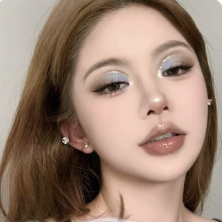 Seventeen Makeup, Sunflower Fairy, Prom Makeup For Brown Eyes, Happy Store, Blue Eyeshadow Looks, Light Makeup Looks, Chinese Makeup, Doll Eye Makeup, Ethereal Makeup