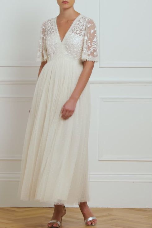 Floor-length Lace Trim Gown For Wedding Night, Wedding Night Floor-length Gown With Lace Trim, Elegant Floral Embroidery Evening Dress For Debutante Ball, Floor-length Wedding Night Gown With Lace Trim, Elegant Floral Embroidered Evening Dress For Debutante Ball, Elegant Floral Embroidered Dresses For Debutante Ball, Lace Ball Gown With Floral Embroidery, Floor-length Lace Dress For Bridesmaid, Floor-length Lace Maxi Dress With Floral Embroidery