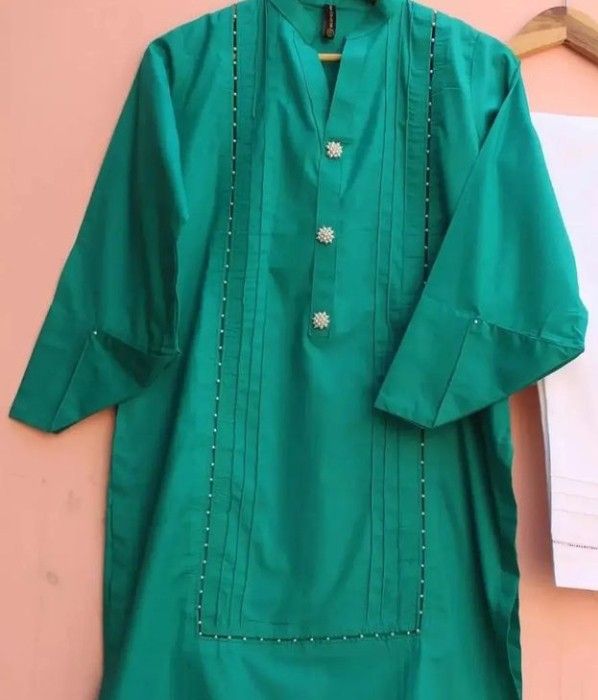 Green Dress Design, Lawn Kurti Designs, White Green Dress, August Dress, Plain Kurti Designs, Dress Designing Ideas, August Outfits, Pakistan Independence, Pakistan Independence Day