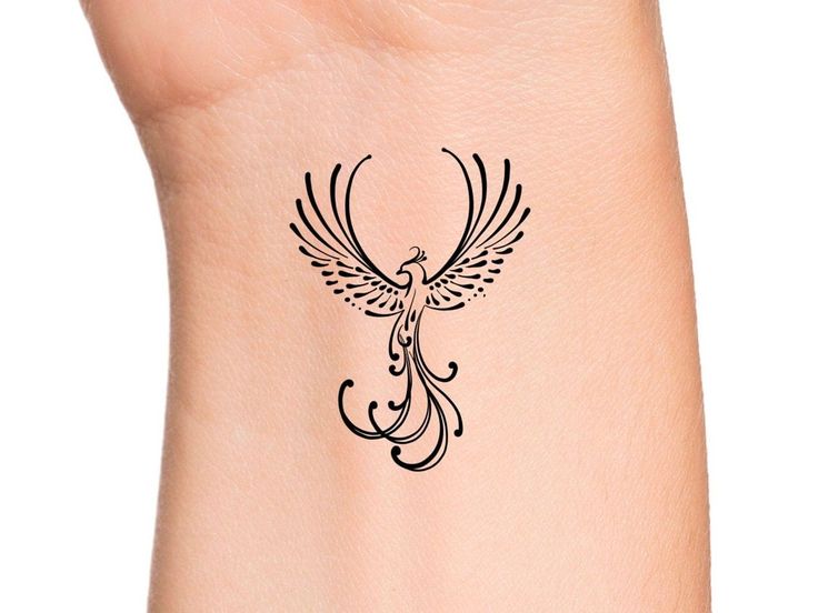 Ideas tattoo for woman Phinixbird Tattoo, Celtic Phoenix Tattoo, Phoenix Wrist Tattoo, Fine Line Phoenix Tattoo, Rising Phoenix Tattoo Feminine, Simple Phoenix Tattoo, Phoenix Tattoo Women, Feniks Tattoo, Rising Phoenix Tattoo