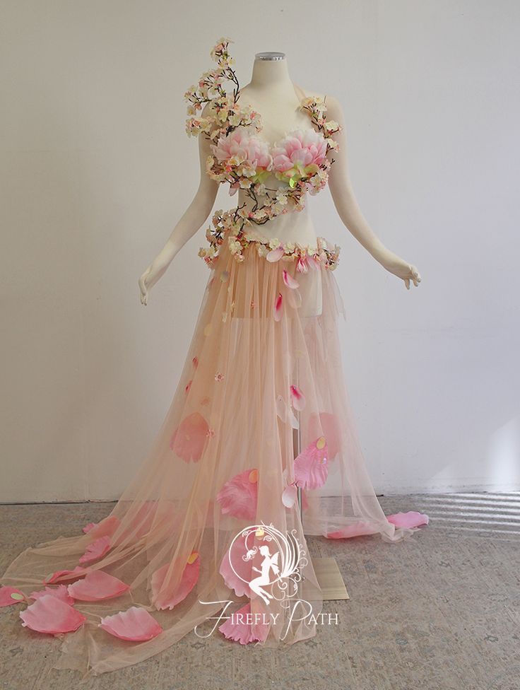 Persephone Costume, Spring Gown, Firefly Path, Fairy Festival, Fairy Clothes, Fantasy Dresses, Fantasy Gowns, Couture Designers, Fairy Costume